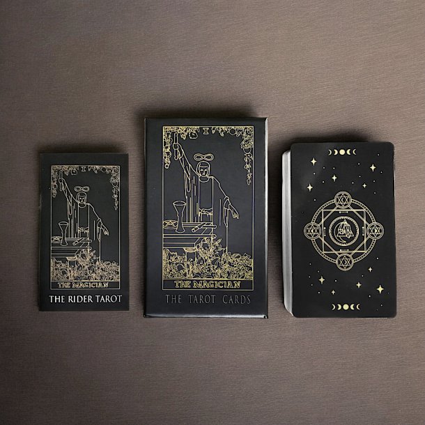 THE MAGICIAN TAROT