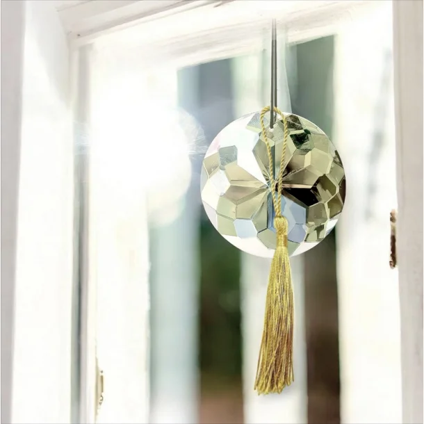 GLITRENDE PRISME MED KVAST